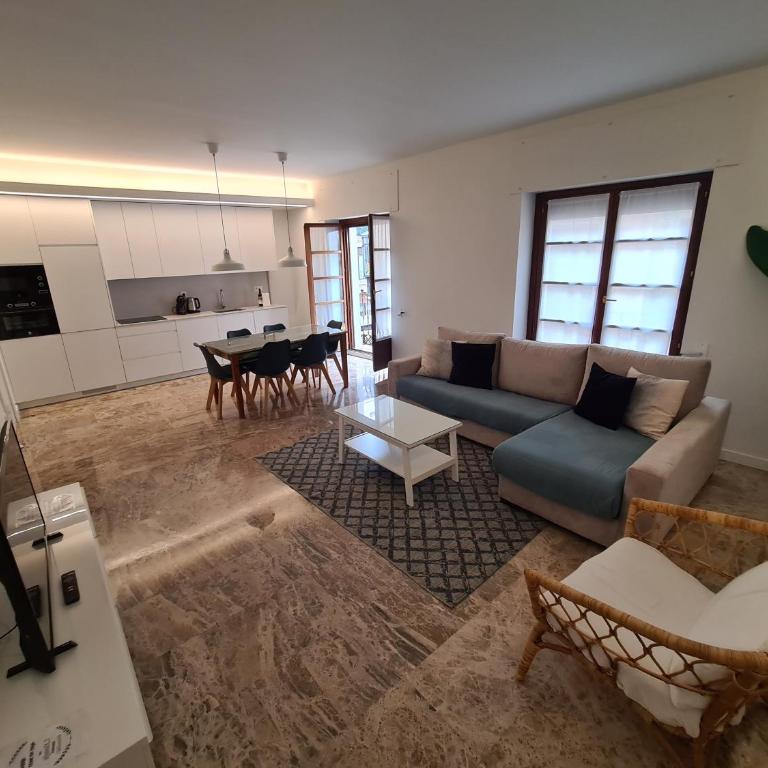 Dos Torres Exclusivos en Calle Alfonso I - Apartamento Deluxe de 2 dormitorios con balcón - 7