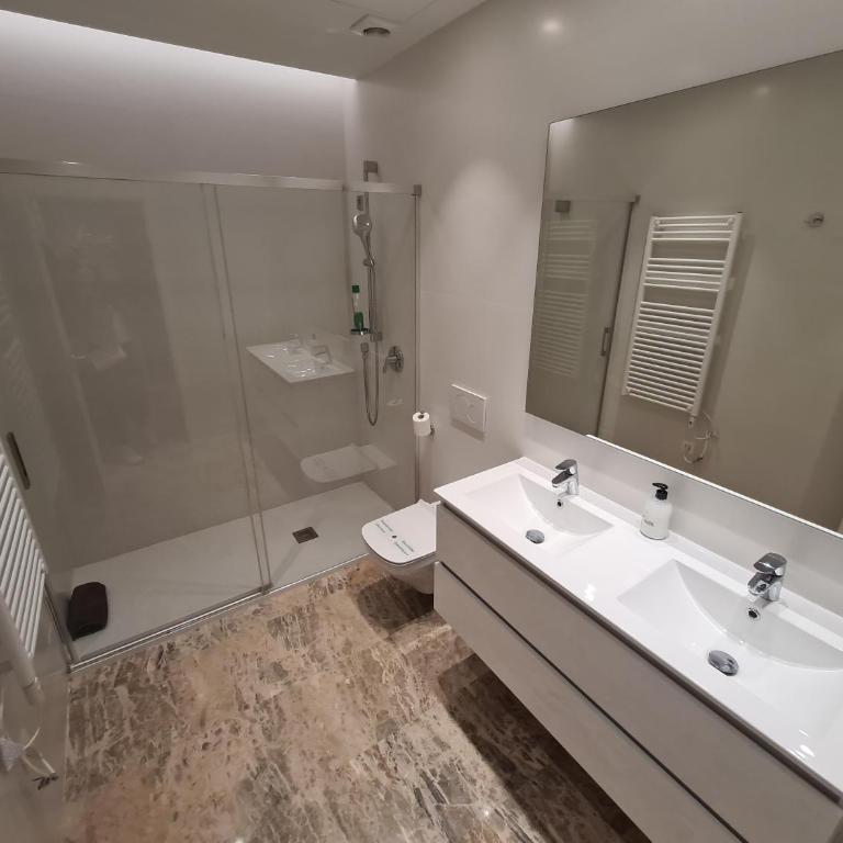 Dos Torres Exclusivos en Calle Alfonso I - Apartamento Deluxe de 2 dormitorios con balcón - 14