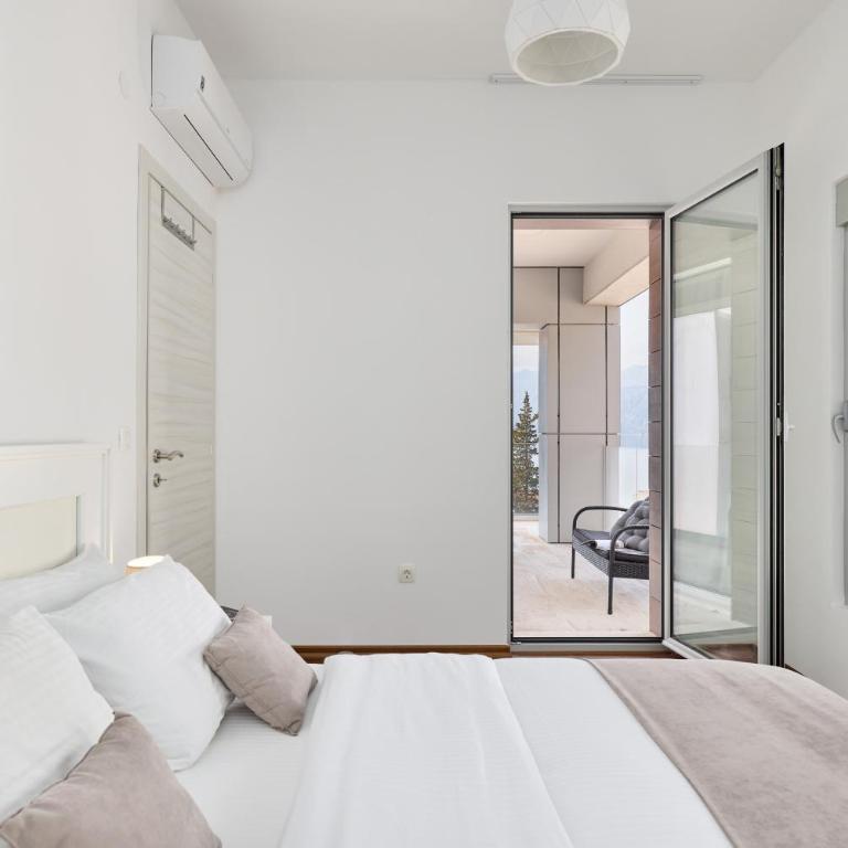 Neda's Stunning View - Two-Bedroom Apartment - 18