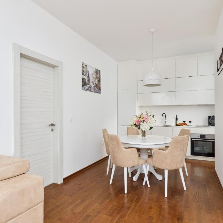 Neda's Stunning View - Two-Bedroom Apartment - 12