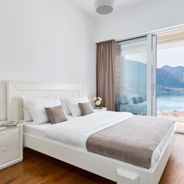 Neda's Stunning View - Two-Bedroom Apartment - 17