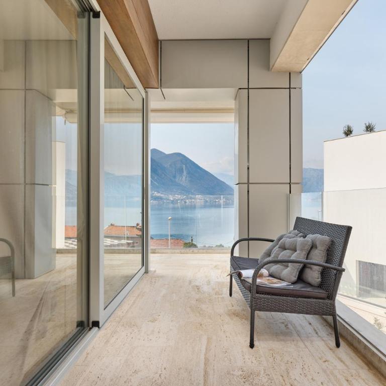 Neda's Stunning View - Two-Bedroom Apartment - 3