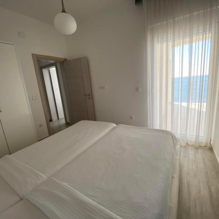 Nautilus Apartments - Two-Bedroom Apartment with Sea View - 6