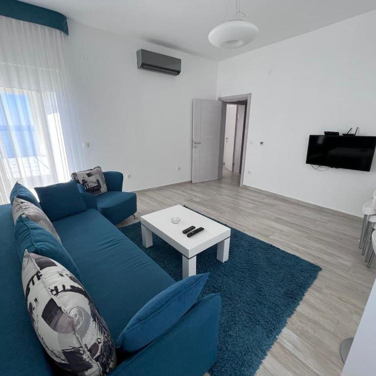 Nautilus Apartments - One-Bedroom Apartment with Balcony - 5