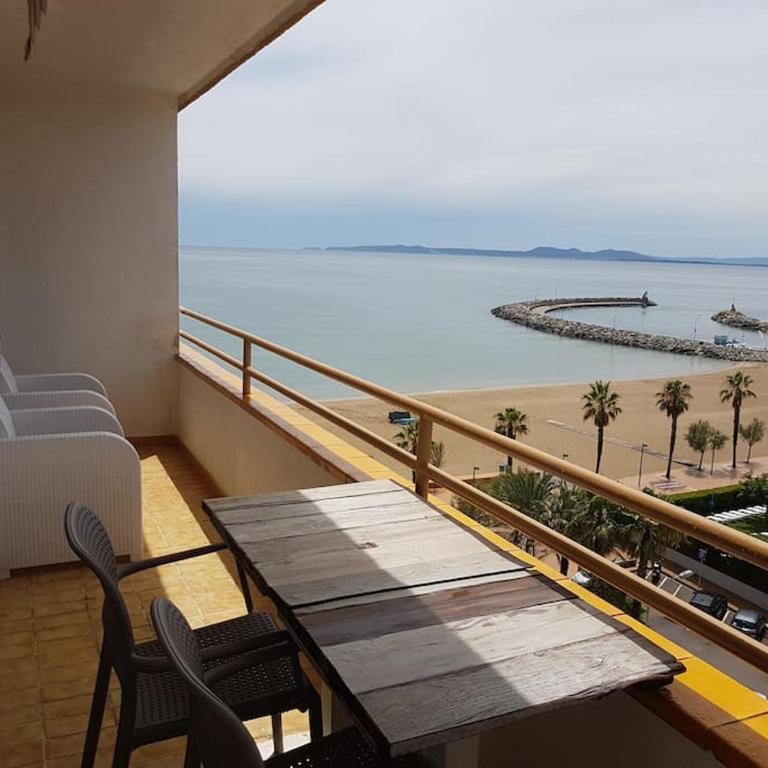 Beautiful apartment in front of beach, pool, view - Two-Bedroom Apartment - 2