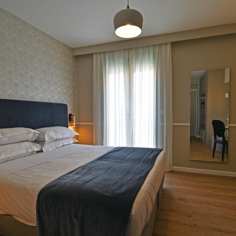 Hotel Restaurant Christophe Colomb - Grande Chambre Double - 11