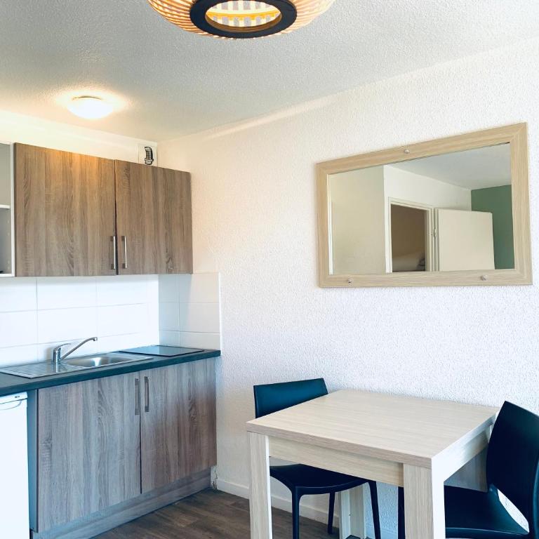 Hippotel - Chambre Familiale (3 Personnes) - 8