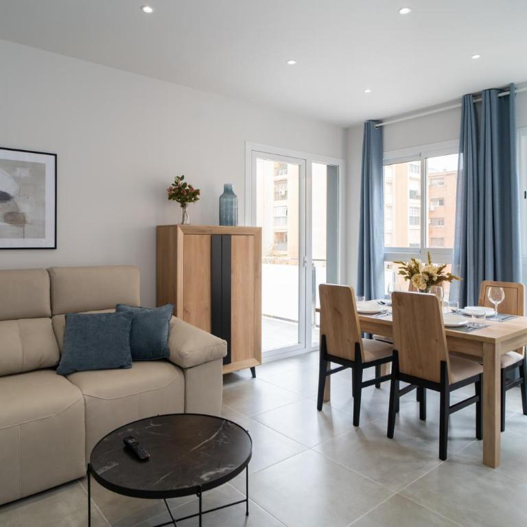 AAC Málaga - Amplio apartamento con terraza, totalmente equipado, nuevo, muy bien ubicado - Apartamento con terraza - 1