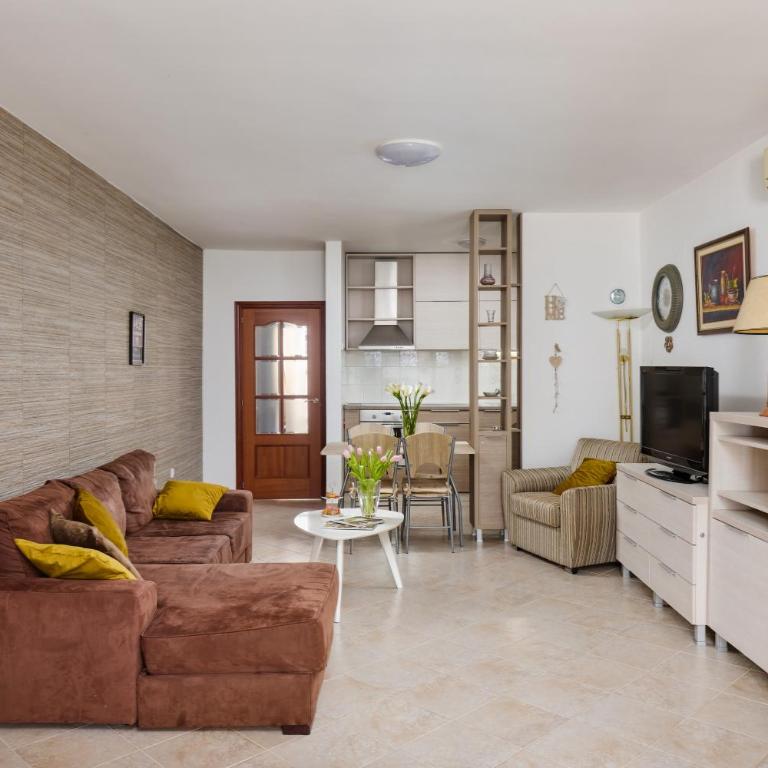 Ana's Place Near the Sea - Studio with Garden View - 6
