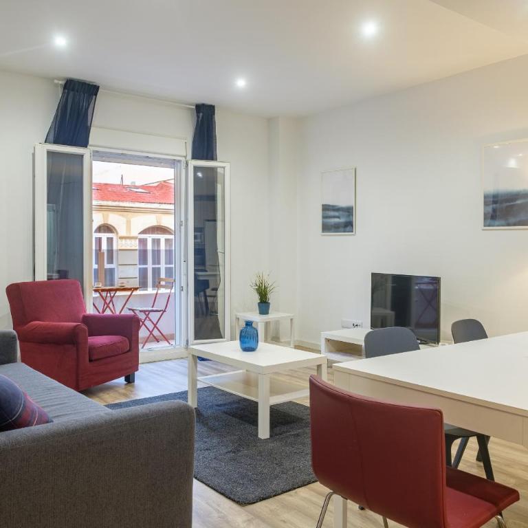 Apartment With Super Comfortable Beds - Apartment with Balcony - 2