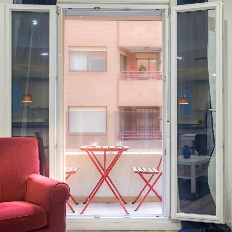 Apartment With Super Comfortable Beds - Apartment with Balcony - 4