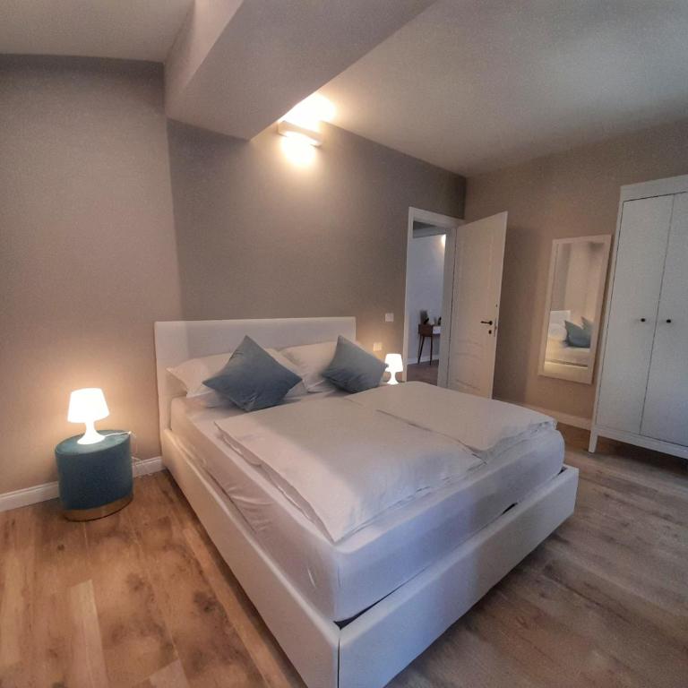 Alessia Home - Apartment mit Balkon - 8