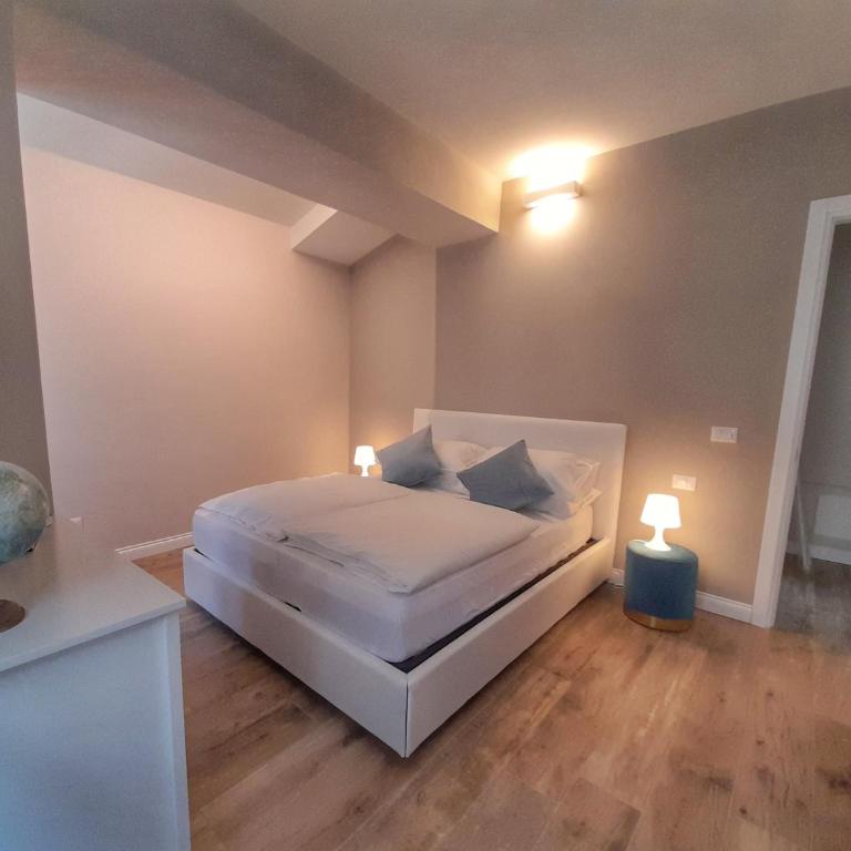Alessia Home - Apartment mit Balkon - 7