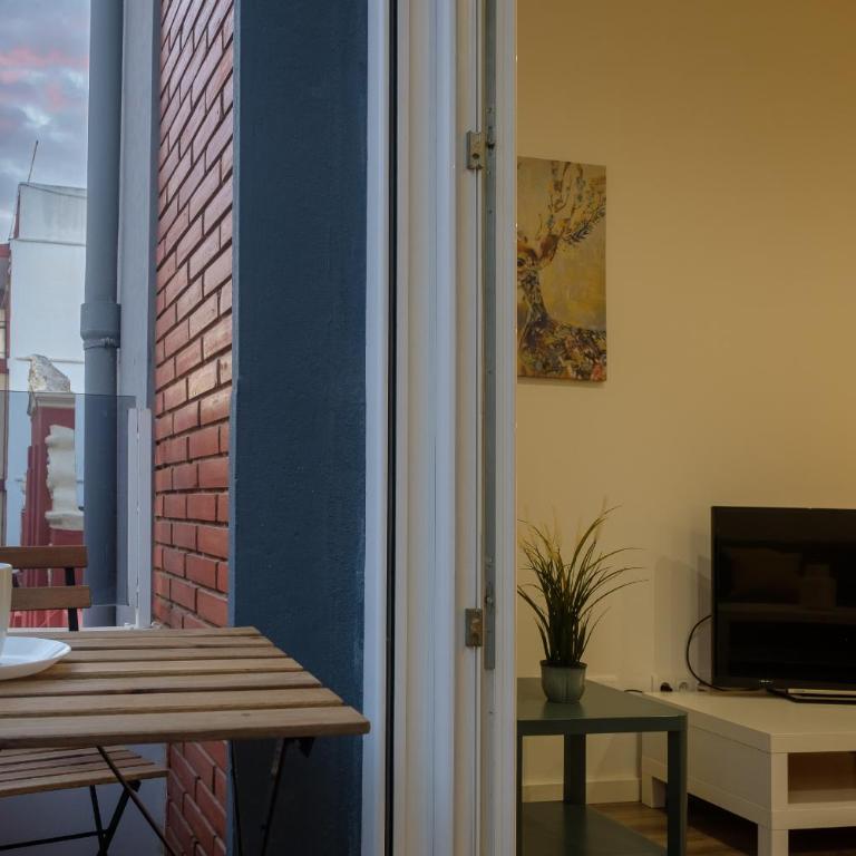 Bright, Brand new & Very Comfortable Apartment - Apartment with Balcony - 5