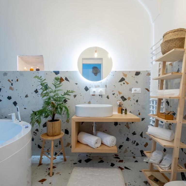 La Bella Ostuni Suites - Camera Matrimoniale con Vasca Idromassaggio - 34