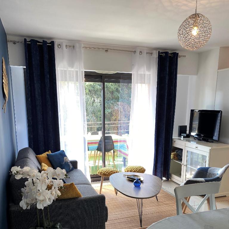 T2 proche de la gare, à 10 minutes à pieds de la Croisette, piscine & parking dans résidence de haut standing - Appartement 1 Chambre - 6