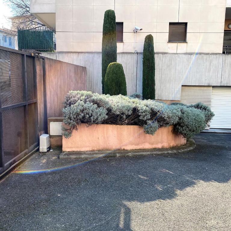 T2 proche de la gare, à 10 minutes à pieds de la Croisette, piscine & parking dans résidence de haut standing - Appartement 1 Chambre - 54