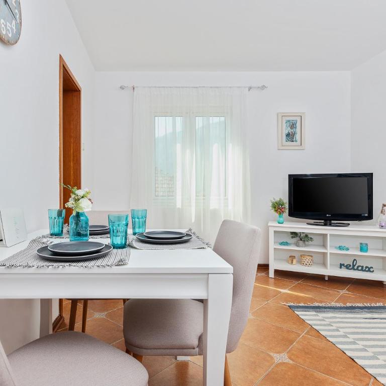 Promenade Rose - One-Bedroom Apartment - 11