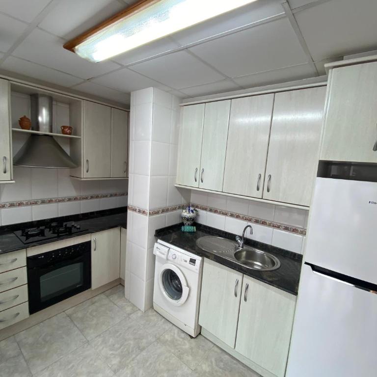 Homely Apartments Paseo Del Mar - Apartamento de 3 dormitorios - 7