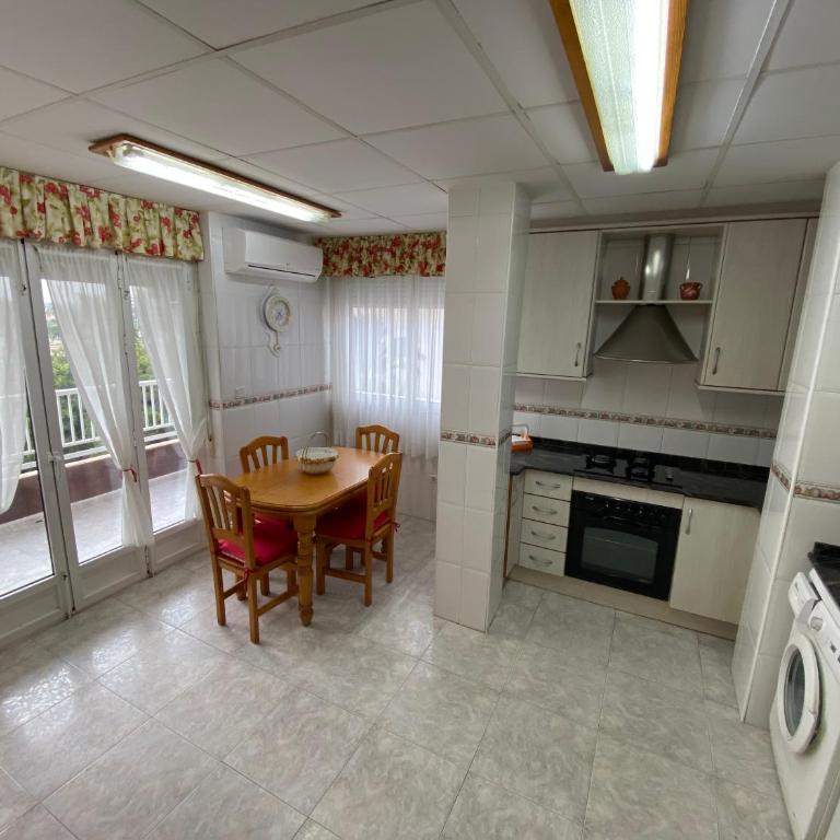 Homely Apartments Paseo Del Mar - Apartamento de 3 dormitorios - 8