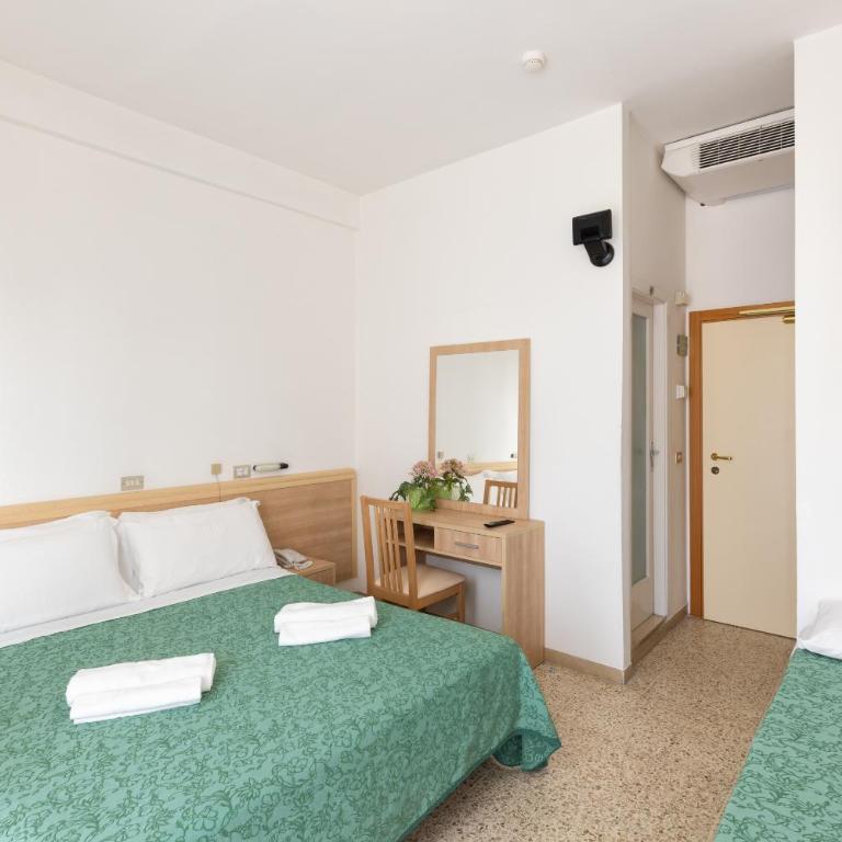 Hotel Morena Riccione Centrale - Triple Room with Balcony - 4