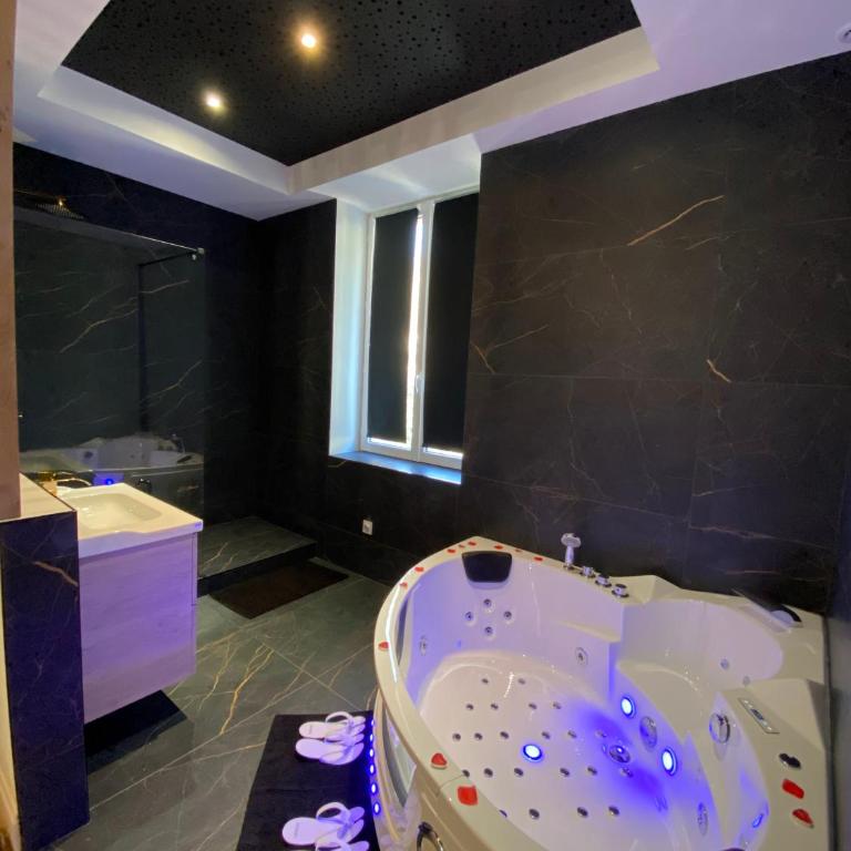 Love Room avec jacuzzi & lit King Size - Apartamento de 1 dormitorio - 18