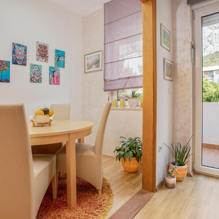 Beautiful Tiki Apartment - One-Bedroom Apartment - 9