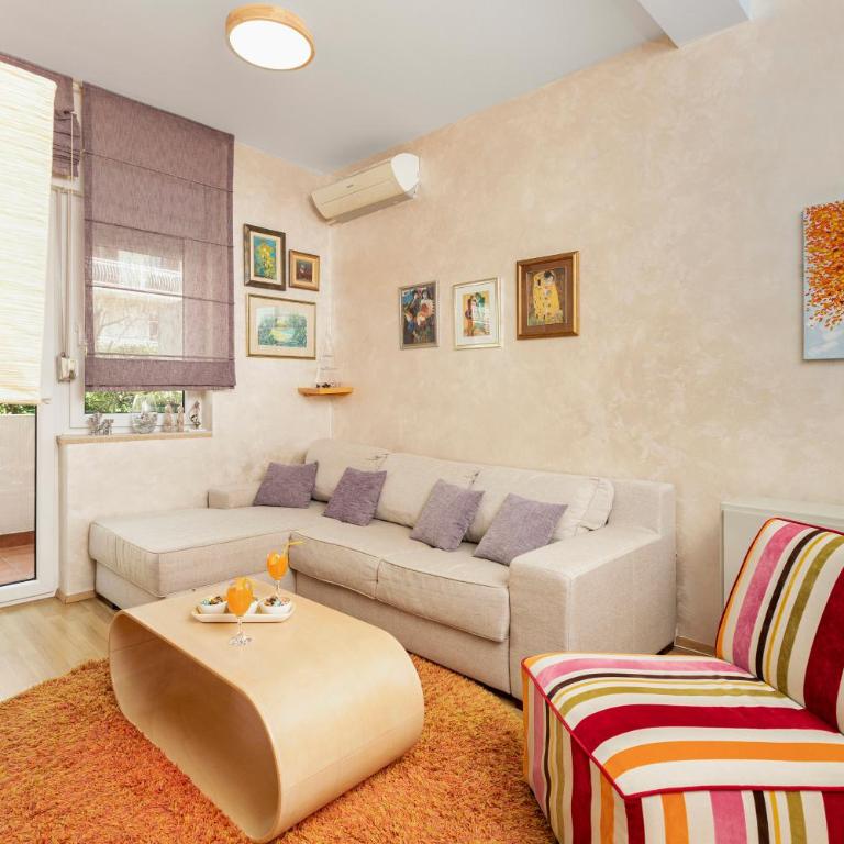 Beautiful Tiki Apartment - One-Bedroom Apartment - 5