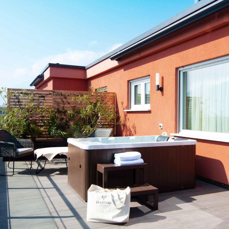 Hotel Polo - Deluxe Double with Balcony, Lake View and Jacuzzi - 4