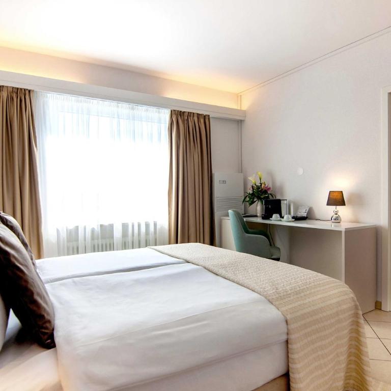 Hotel Polo - Deluxe Double with Balcony, Lake View and Jacuzzi - 3