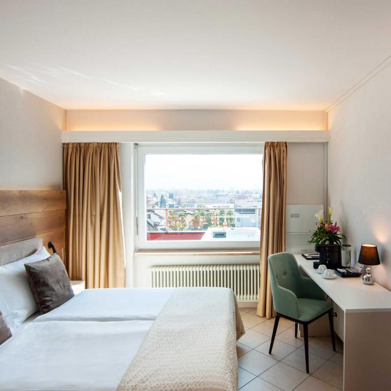 Hotel Polo - Deluxe Double with Balcony, Lake View and Jacuzzi - 2