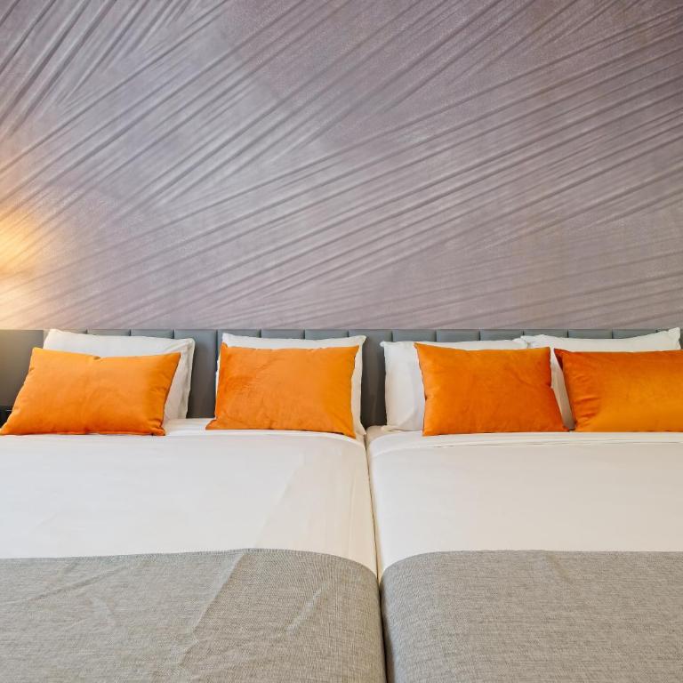 DWO Yuste Alcalá - Double Room (2 Adults + 2 Children) - 5
