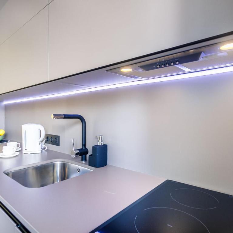 Precioso Ático de diseño, gran Terraza de 35 m2 y de 16 m2 y Garaje en pleno Centro - Penthouse Apartment - 16