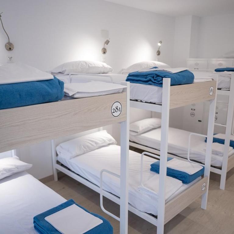 PALACIO REAL HOSTEL - Cama en habitación compartida mixta de 6 camas - 1