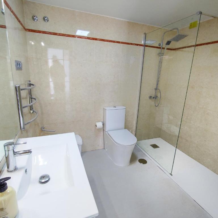 Puerto Banus Duplex Centric WaterFront 3 Bedroom - Three-Bedroom Apartment - 10