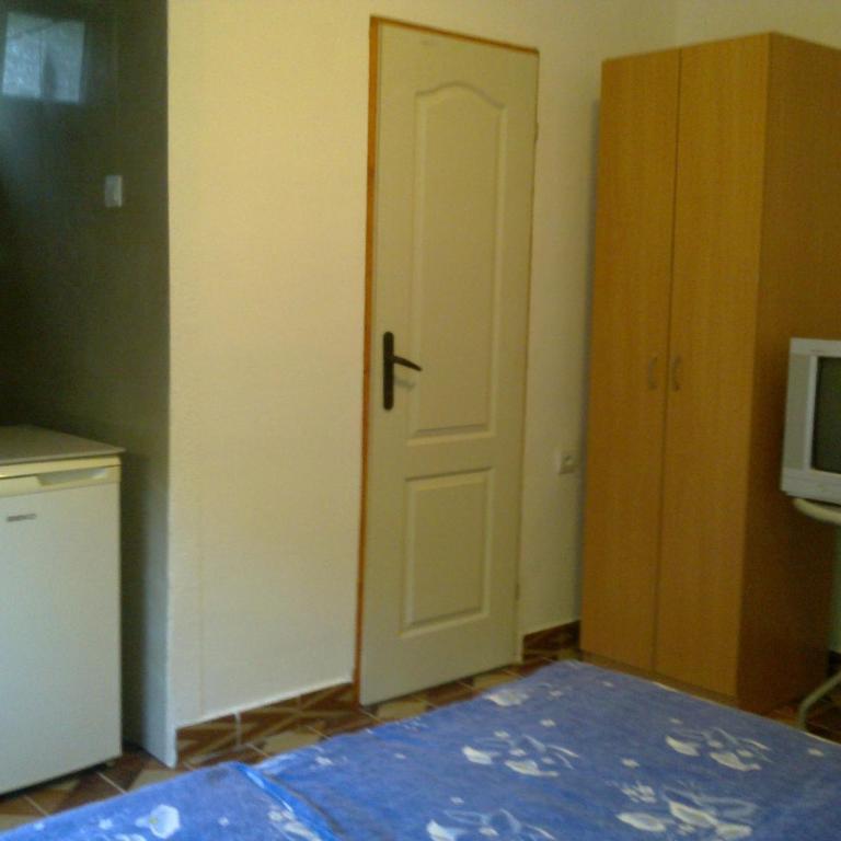 Guest House Sandra - Twin Room with Private Bathroom - 7