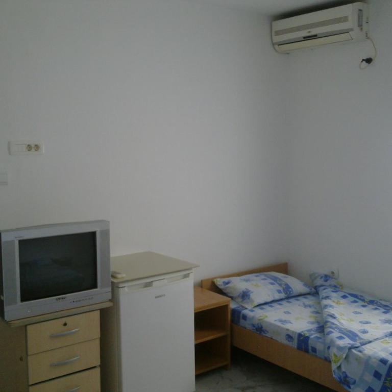 Guest House Sandra - Standard Triple Room with Sea View - 5
