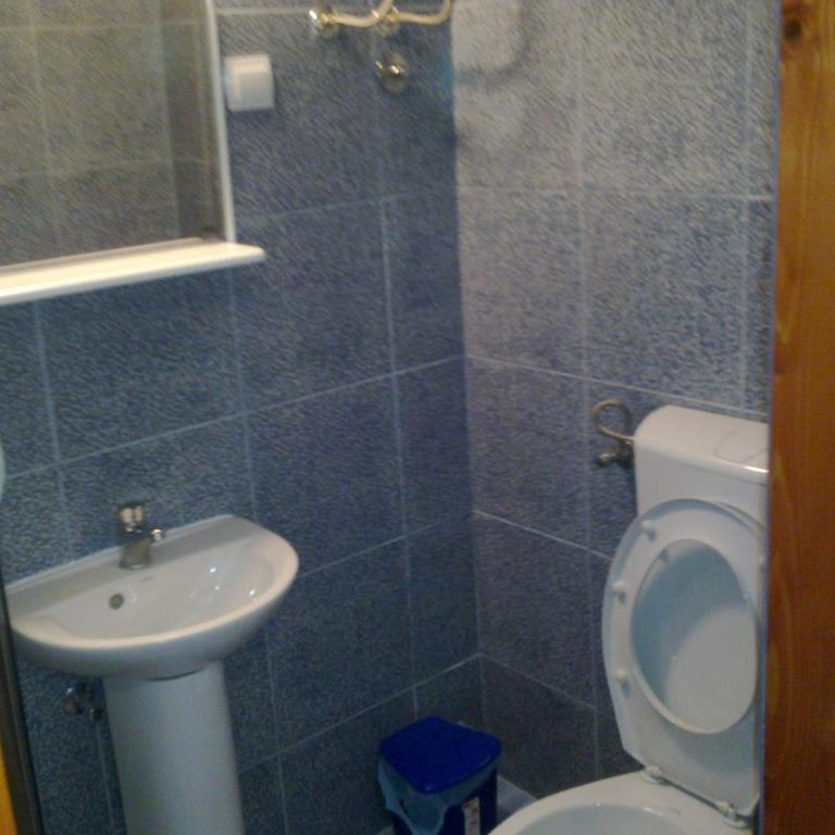 Guest House Sandra - Twin Room with Private Bathroom - 8