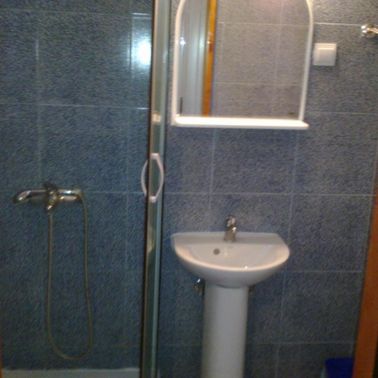 Guest House Sandra - Twin Room with Private Bathroom - 9