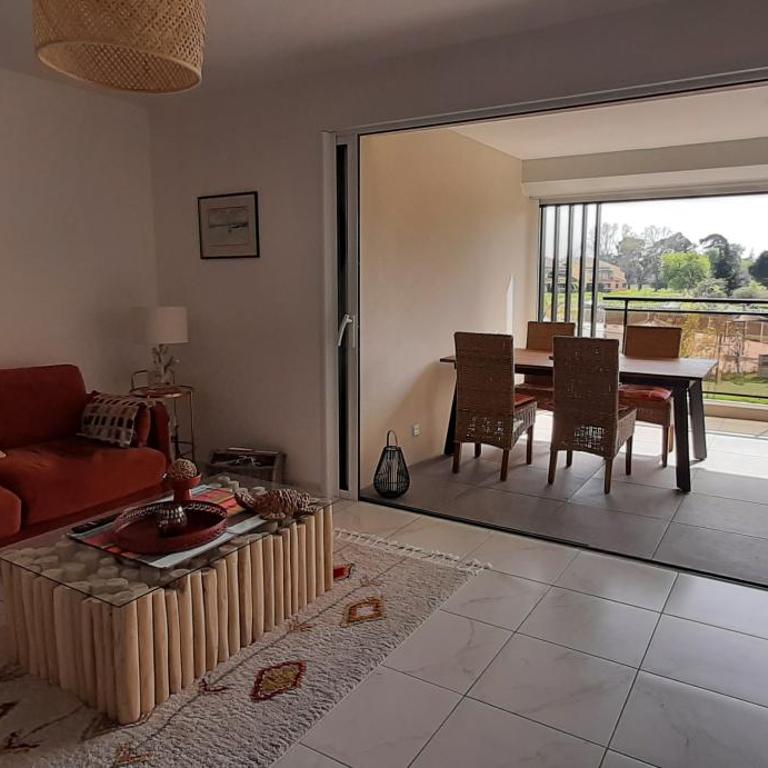 Au cœur du Golf, appartement neuf vue golf et piscine - Clim Wifi parking - Appartamento con 1 Camera da Letto - 14