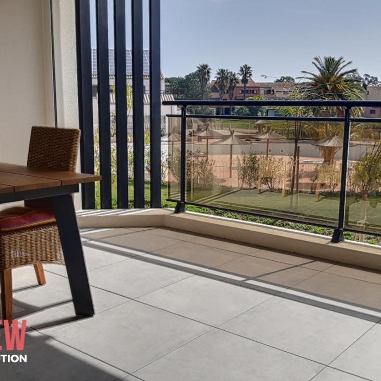 Au cœur du Golf, appartement neuf vue golf et piscine - Clim Wifi parking - Appartamento con 1 Camera da Letto - 16
