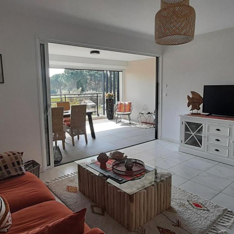 Au cœur du Golf, appartement neuf vue golf et piscine - Clim Wifi parking - Appartamento con 1 Camera da Letto - 25