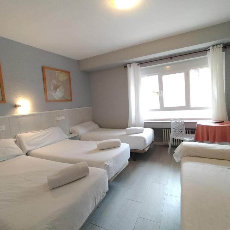 Hostal Albero by gaiarooms - Habitación cuádruple - 6