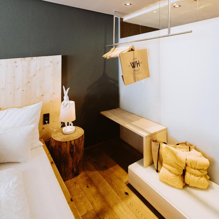 Walliserhof - Double Room with Balcony - 1