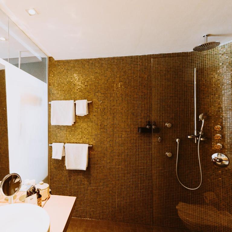 Walliserhof - Double Room with Balcony - 4