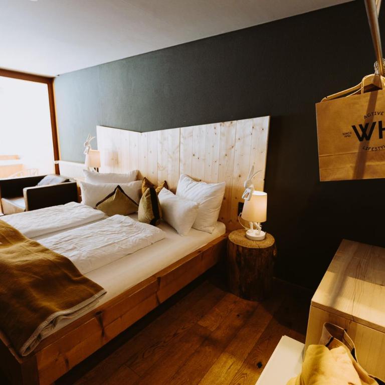 Walliserhof - Double Room with Balcony - 3