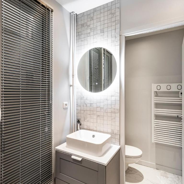 127 - Emplacement parfait - Paris 7ème - Appartement 2 Chambres - 6