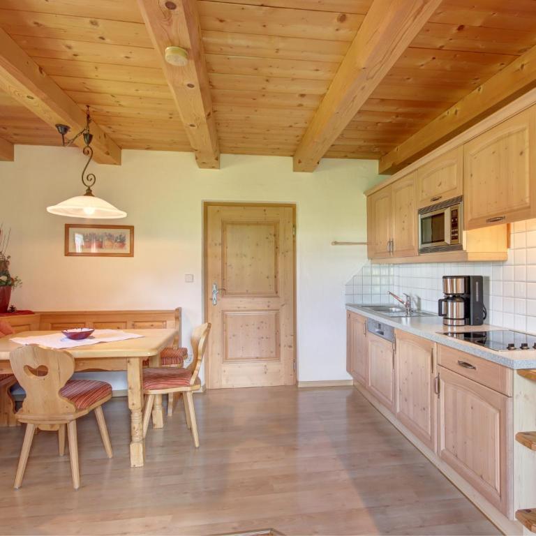 Gästehaus Hirschbichler - Chiemgau Karte - Apartment mit 1 Schlafzimmer - 2