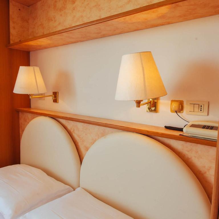 Hotel Perrozzi - Camera Matrimoniale/Doppia con Letti Singoli - 2