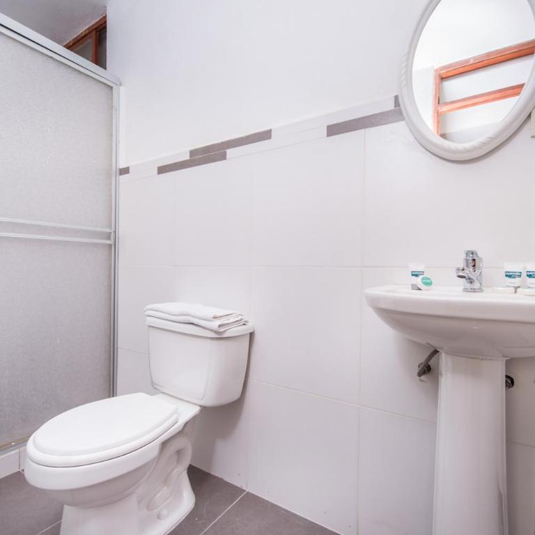 Ayenda Posada Inn - Standard Quadruple Room - 4